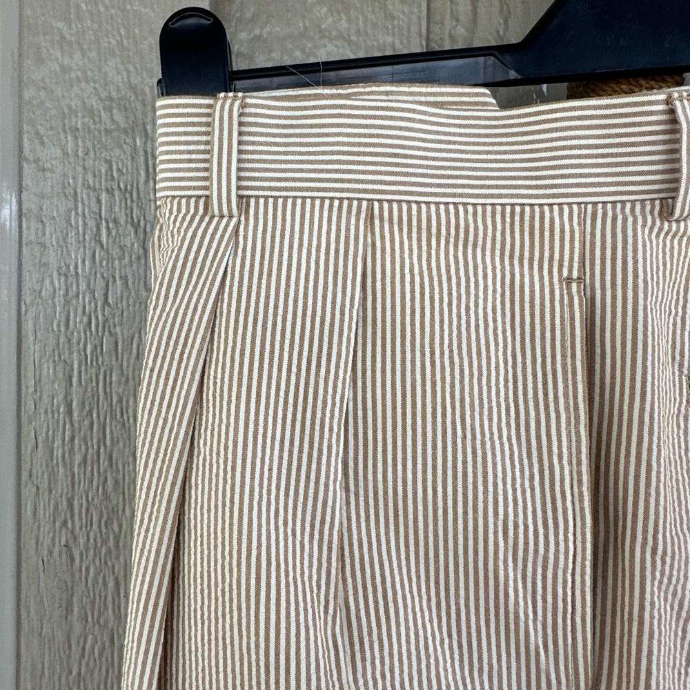 HASPEL Men’s Tan & White All Cotton Pleated 10” Seersucker Shorts - Size 36